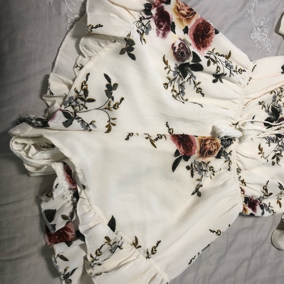 White Fox Boutique Floral Romper - Picture 7 of 8